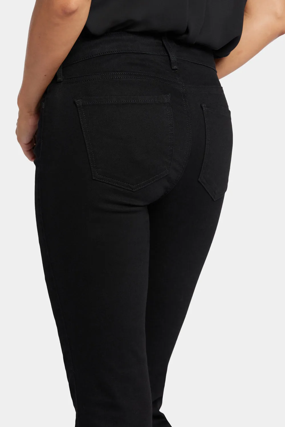 Barbara Bootcut Jeans In Short Inseam - Black