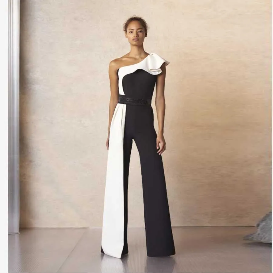 Long Black and White Contrast Sleeveless Slim Fit Splicing Solid Color Jumpsuit